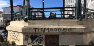 Identificado o autor das pintadas no palco da música, que foi rehabilitado hai uns meses