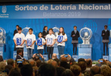 A aula de Cultura do edificio Arquivo acolleu o sorteo nacional adicado a 800 Aniversario.