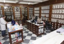 Betanzos leva a Pleno unha proposta para conceder a medalla de prata do Concello á farmacia Couceiro, que cumpre 300 anos, e outra para dedicar a pista de ciclismo a José García Varela “Ventosa”