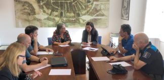 A Policía Local e a Garda Civil intensificarán a súa presenza as fins de semana para evitar concentracións de “botellón” en Betanzos