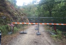 Betanzos pechou de novo o campo de Os Caneiros mentres a Garda Civil e Policía Local vixiaron os accesos e serán esixentes co cumprimento das normativas