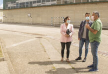 María Barral visita o CEIP Vales Villamarín no inicio do curso e supervisa as tarefas de mellora realizadas nas instalacións