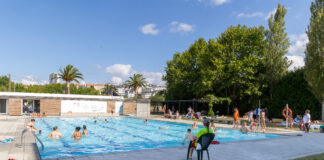 Betanzos abriu a piscina exterior coa que iniciou o programa de actividades de verán