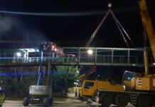 Retirada durante a pasada noite a pasarela do Pasatempo sobre a avenida Fraga Iribarne