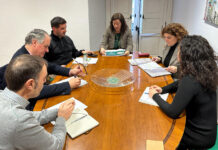 Estradas estudará unha reordenación de tráfico no Malecón, con dobre sentido, para liberar o tráfico na rúa Ribeira