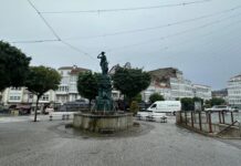 Betanzos inicia a instalación de novo mobiliario urbano na praza García Naveira e todo o seu contorno inspirado no de González del Villar