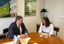 A alcaldesa, María Barral, reuniuse co subdelegado do Goberno en Galicia, Julio Abalde, para esixir solucións “inmediatas” aos problemas de persoal da oficina da Seguridade Social.