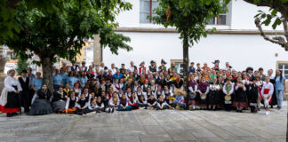 A EMuF pecha o curso 2025/26 cunha emotiva homenaxe a Elena Díaz polos seus 40 anos á fronte da escola.
