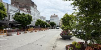 O Concello completa as actuacións na praza García Naveira cunha nova iluminación nos Soportais e con novos pasos de peóns no contorno da praza.